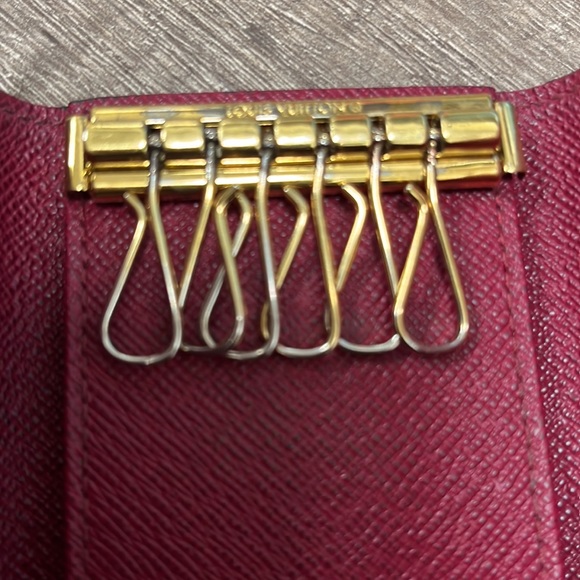 LV Key Holder Magenta! - Picture 7 of 8